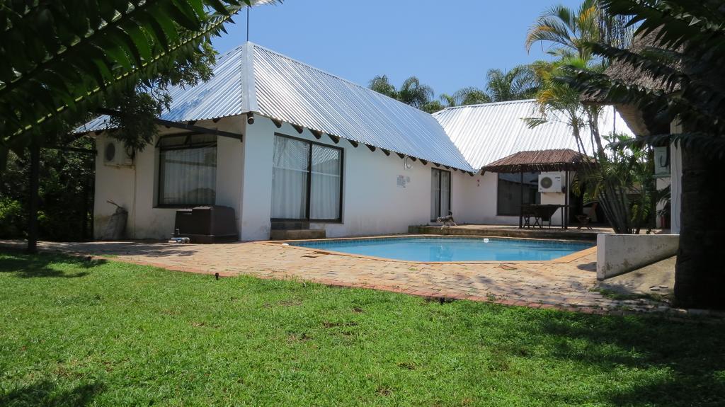 Pensao Guest Lodge Mbombela Exterior foto